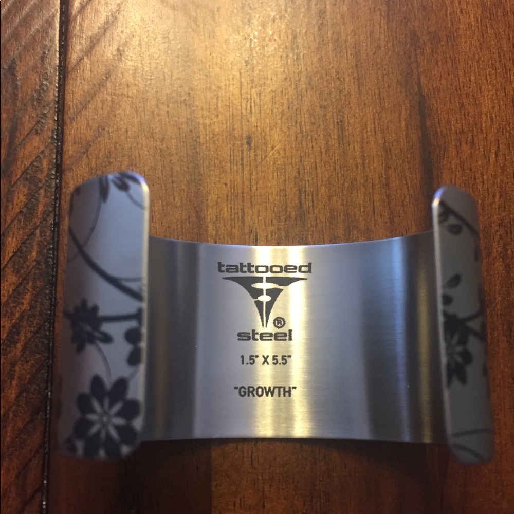 Silver cuff bracelet - Picture 2 of 3